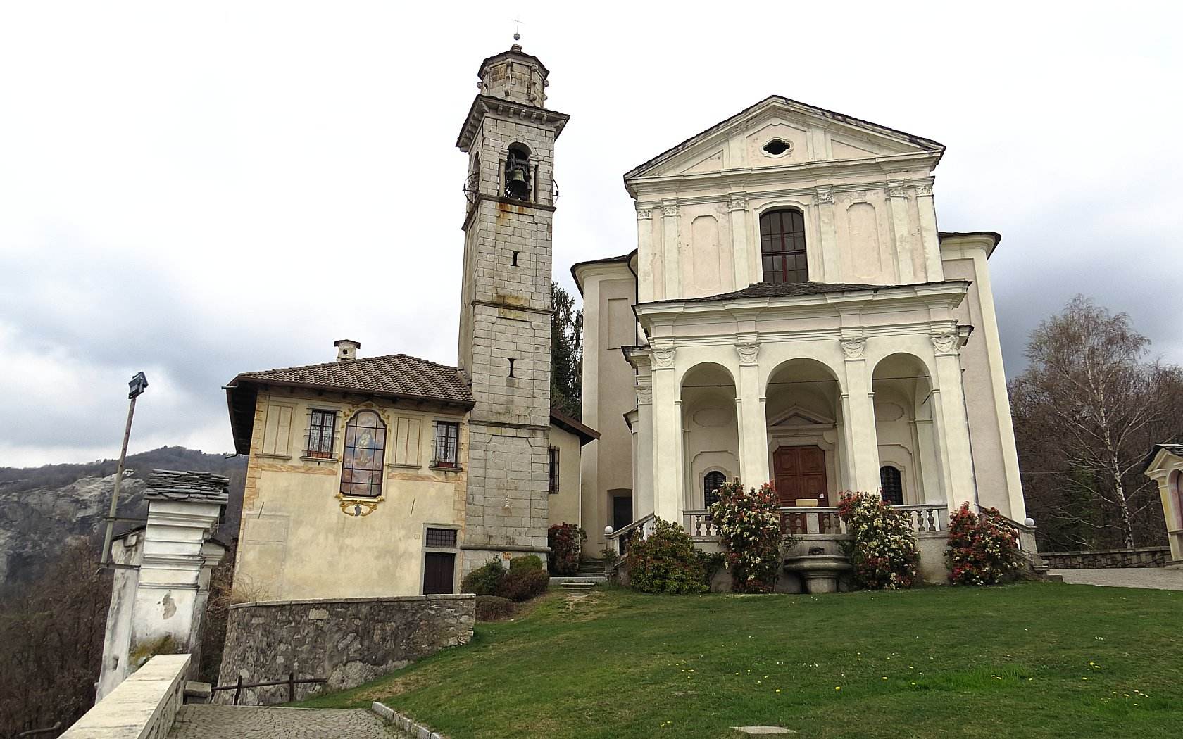 Il Santuario della Madonna del Sasso